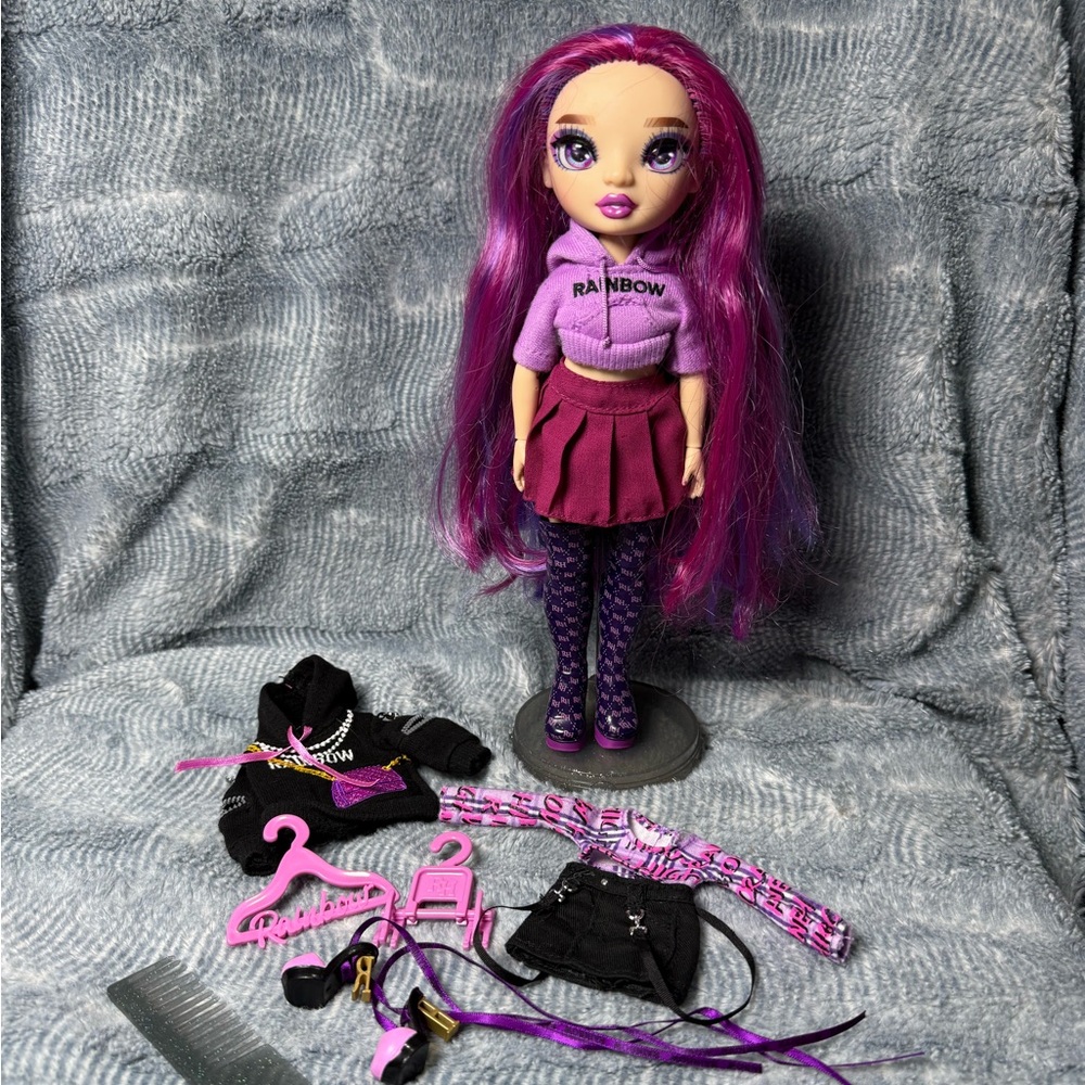 Rainbow High Emi Vanda Fashion Doll with Outfits